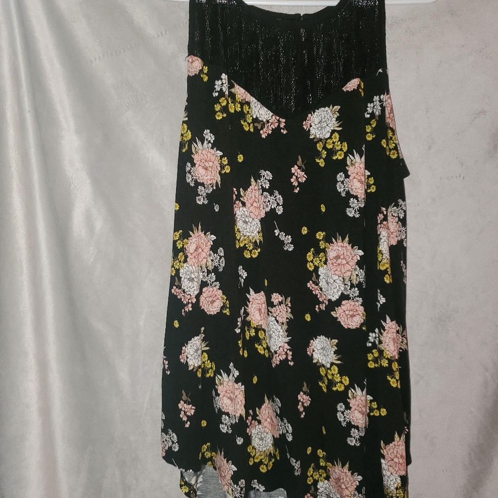 TORRID sleevless top